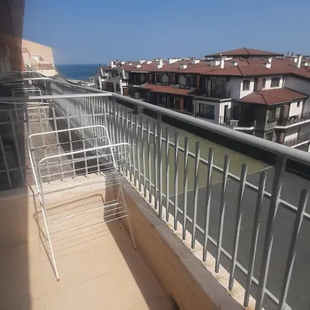 Mira Bay 2 * פומורי